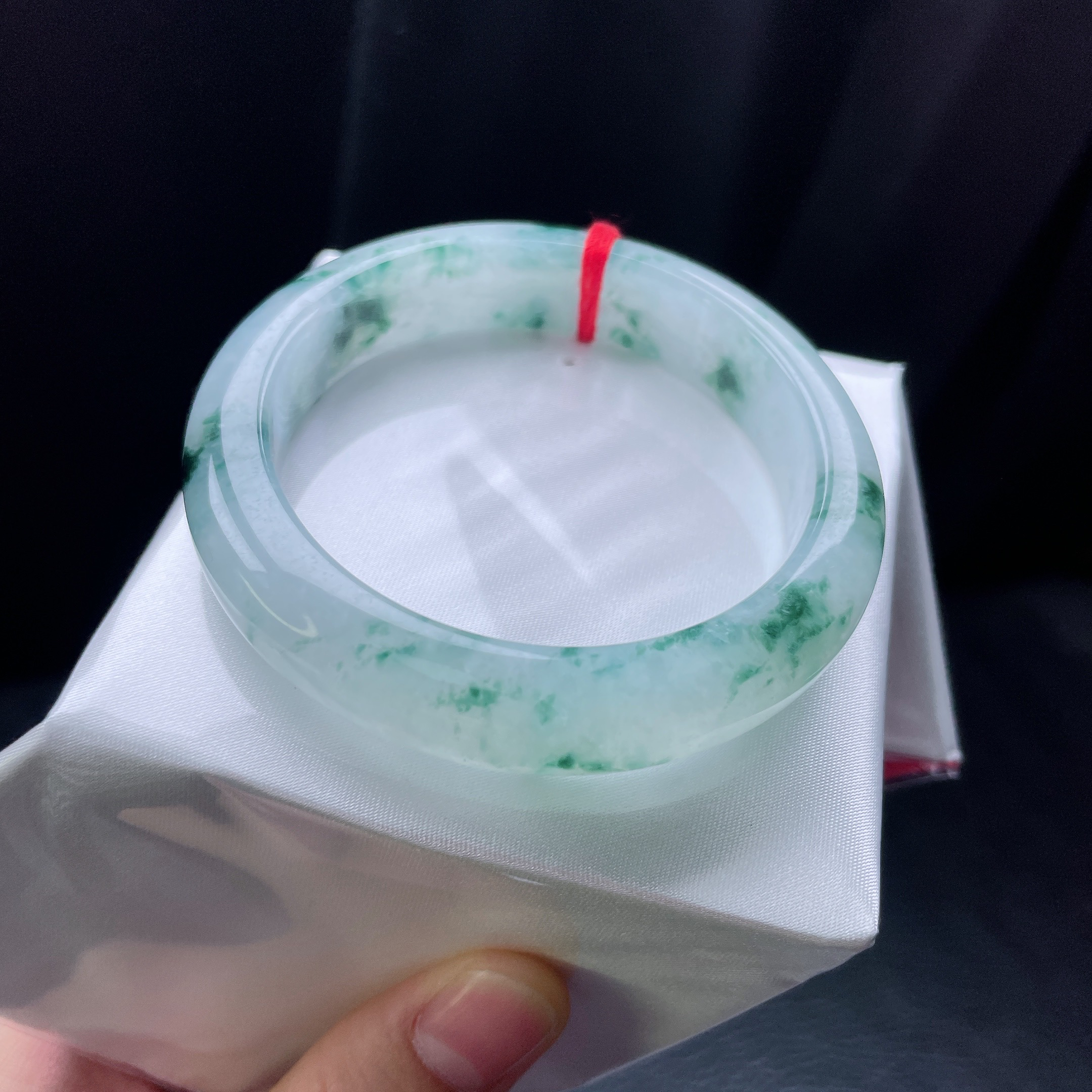 55圈冰糯飘花宽边手镯 有纹