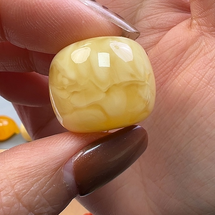 蜜蜡未镶嵌珠宝奇石