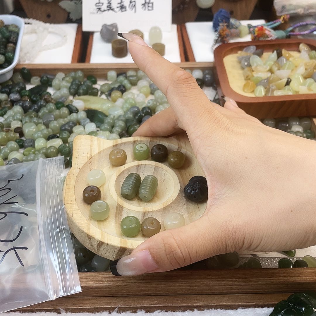 和田玉未镶嵌包链冉****?