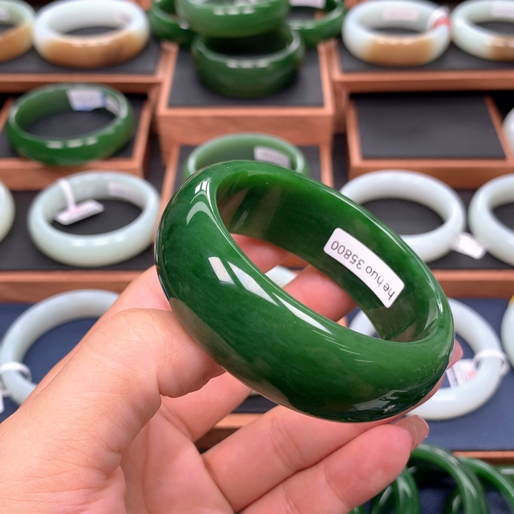 未镶嵌手镯和田玉（碧玉）