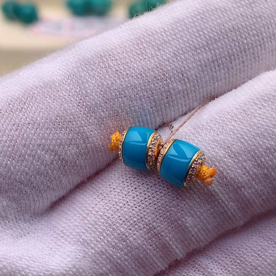 18K金镶嵌绿松石挂件