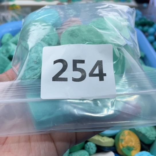 菱锰矿未镶嵌珠宝半成品