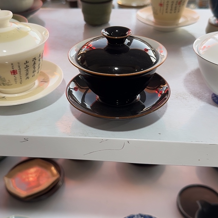 主人杯一个，瓷。。。