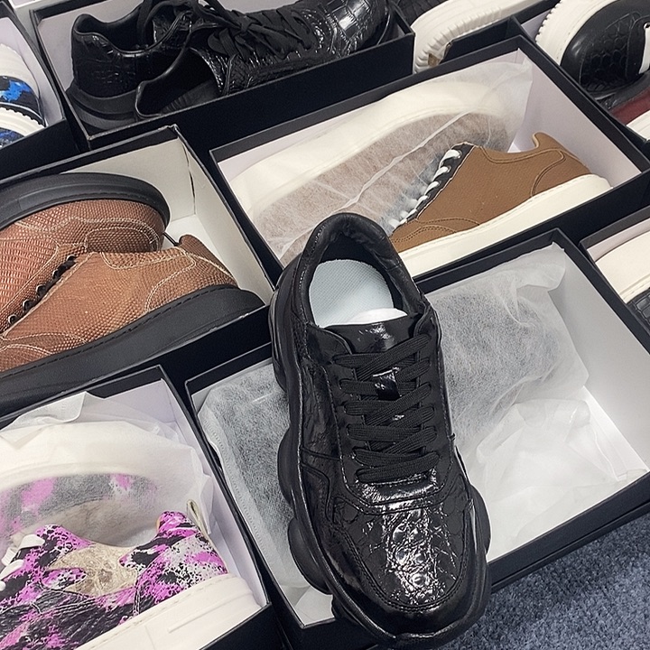 灰***狼真皮42码男士休闲鞋