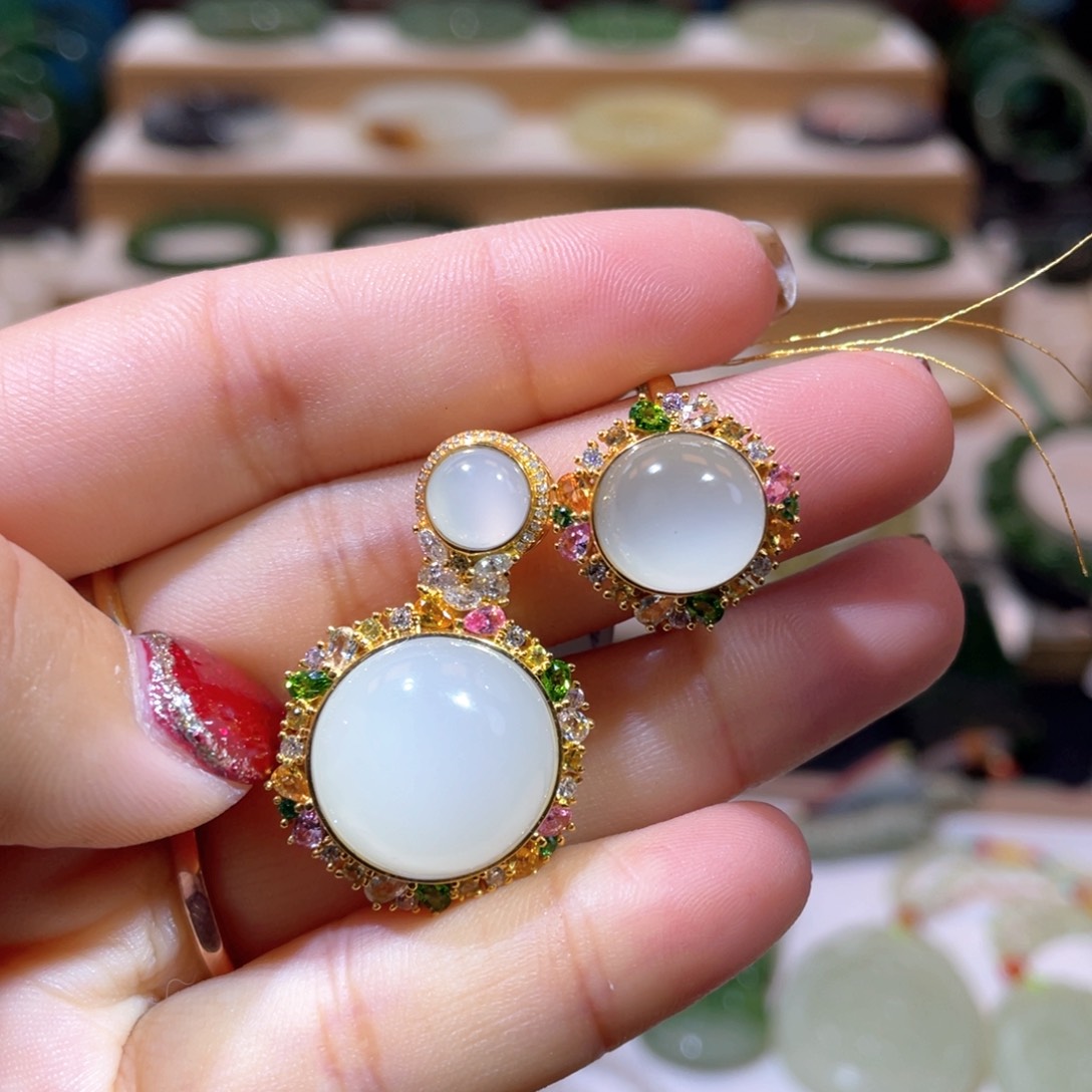 和田玉收藏级18Ｋ白冰猫套装18K金镶嵌