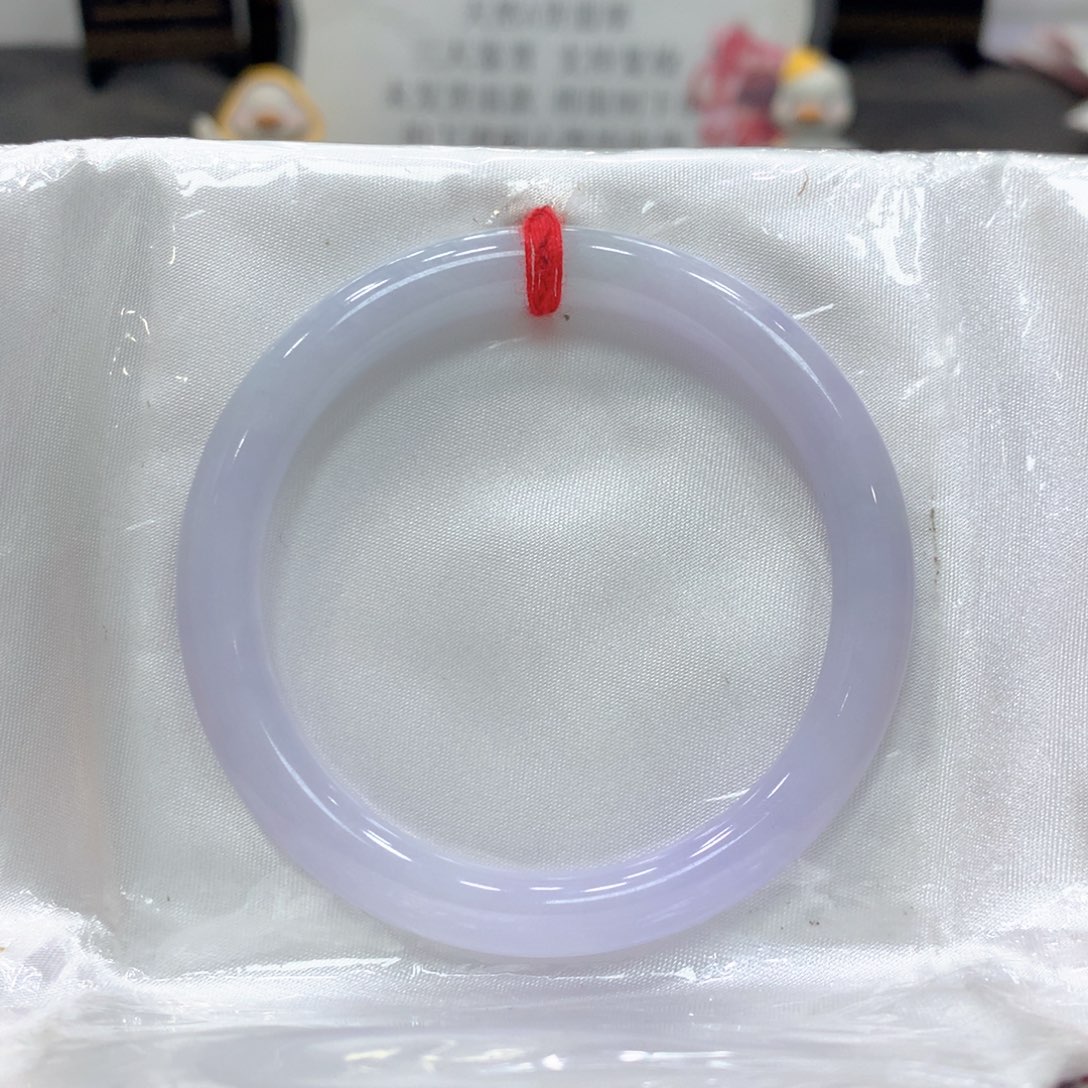 翡翠手镯未镶嵌翡翠