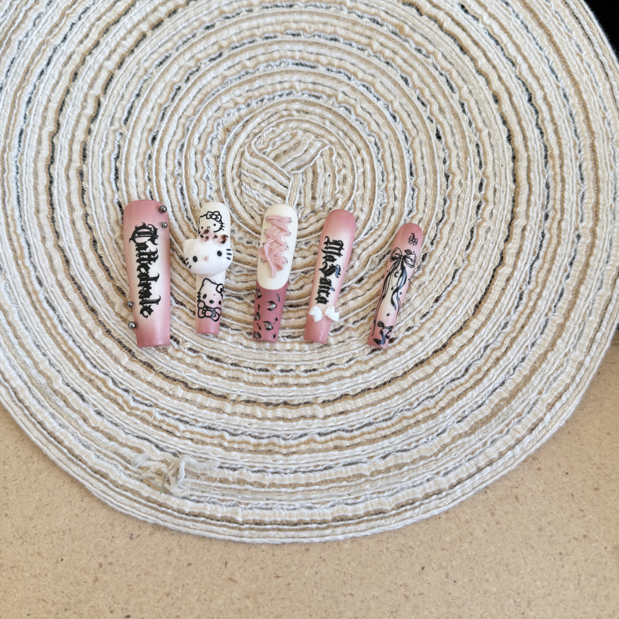 Kitty哥特  粉色搭配kitty 饰品 手工穿戴甲 可拆卸