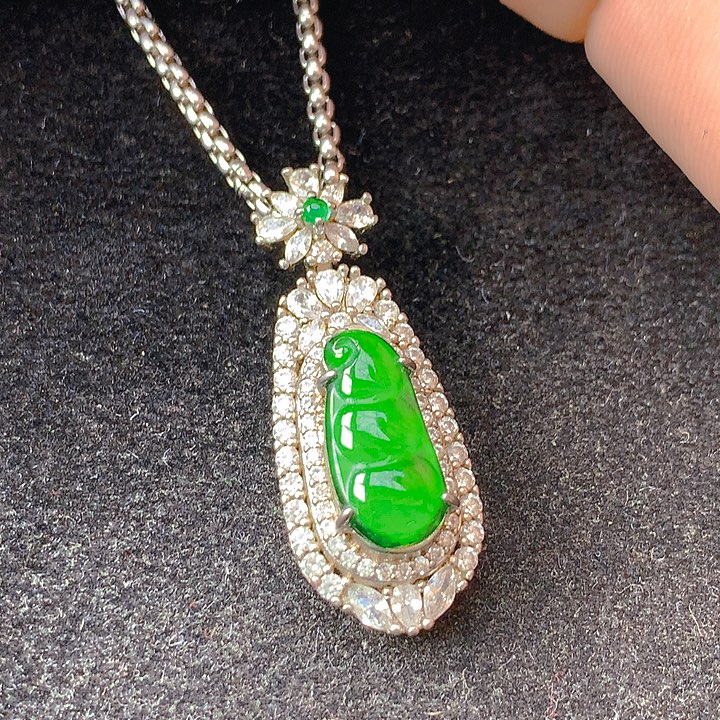 翡翠未镶嵌颈饰翡翠