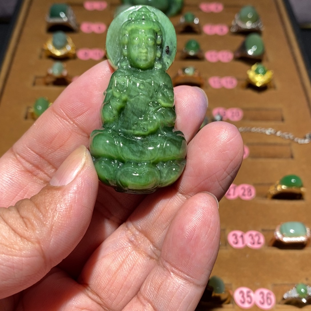 燕***春和田玉（碧玉）未镶嵌珠宝半成品