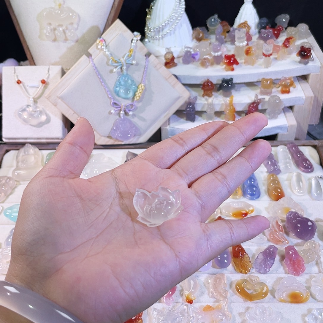 玛瑙/玉髓颈饰未镶嵌