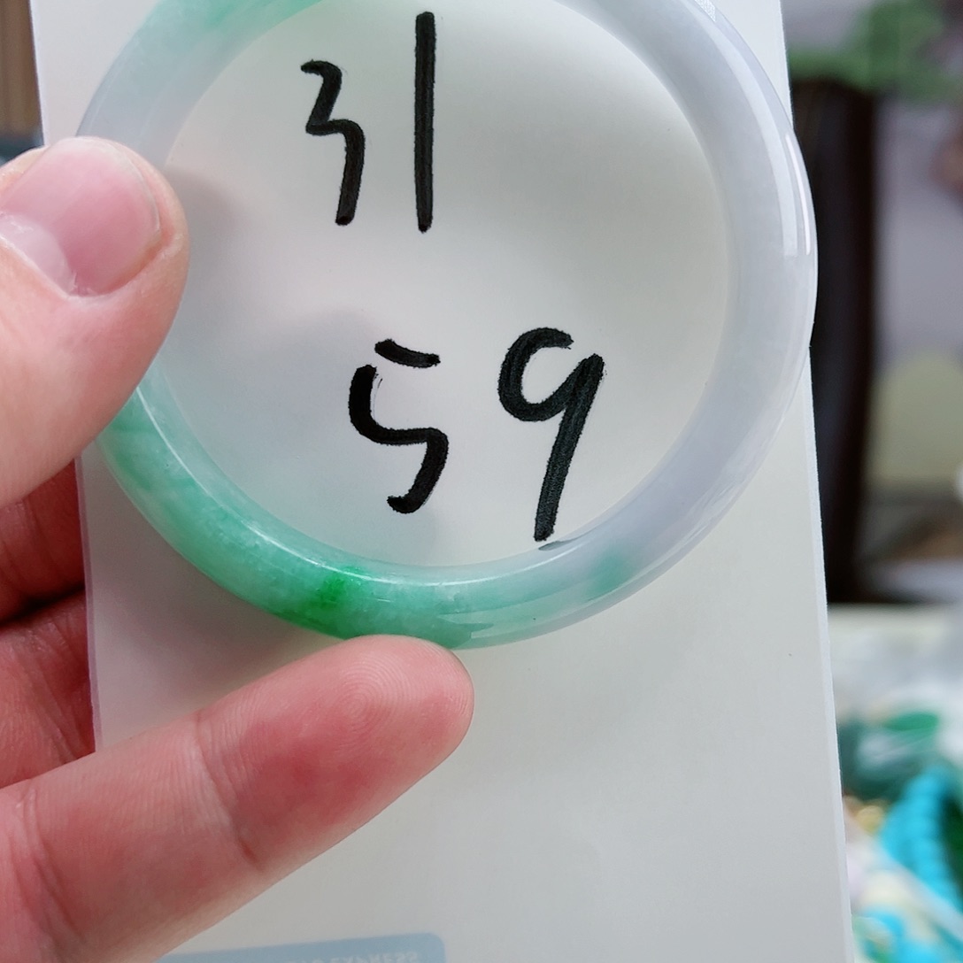 翡翠吊坠(赠链)未镶嵌