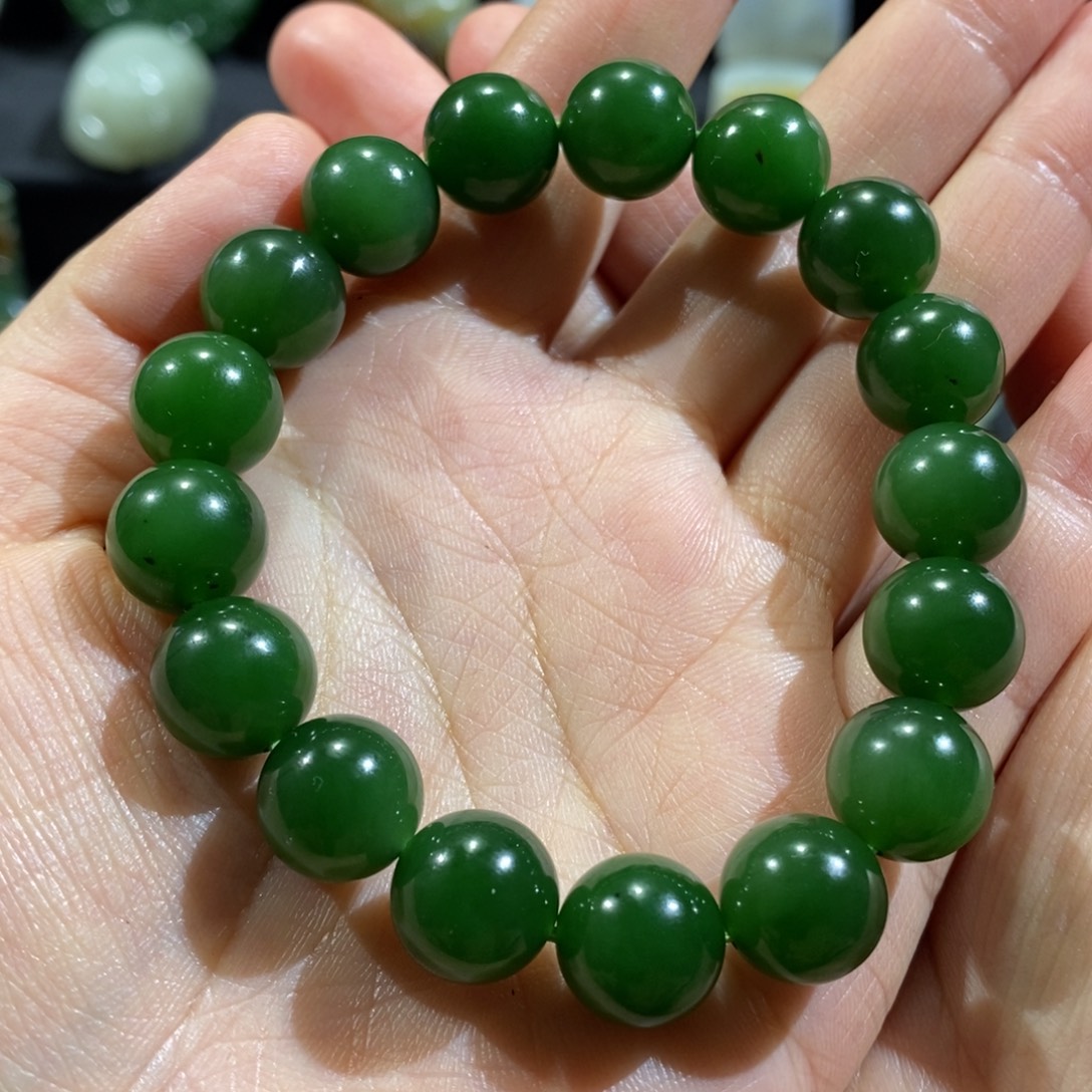 沐***千和田玉未镶嵌颈饰