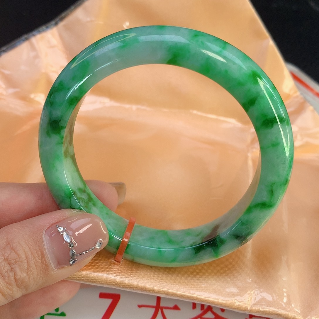 翡翠手镯未镶嵌天然A货翡翠068