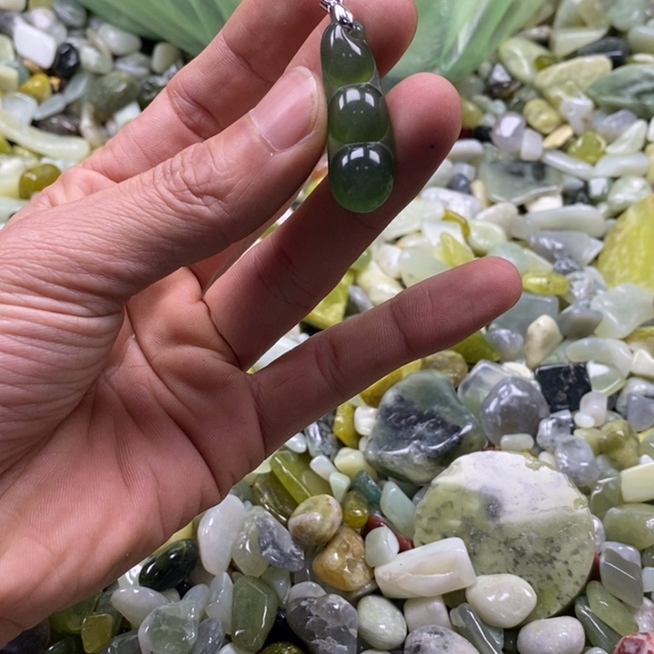 蛇纹石玉鱼缸石未镶嵌