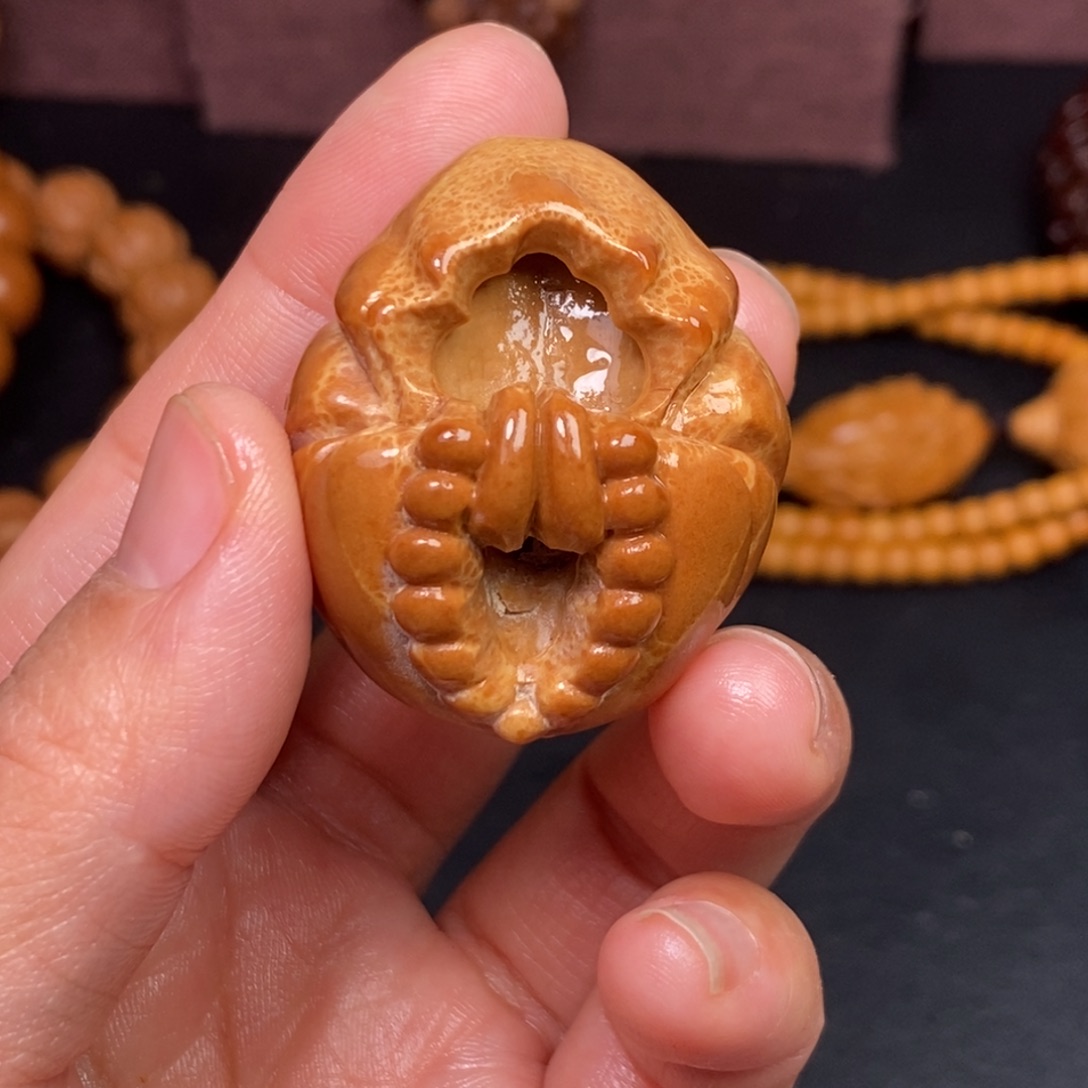 ****炽猴头核桃吊坠橄榄猴头