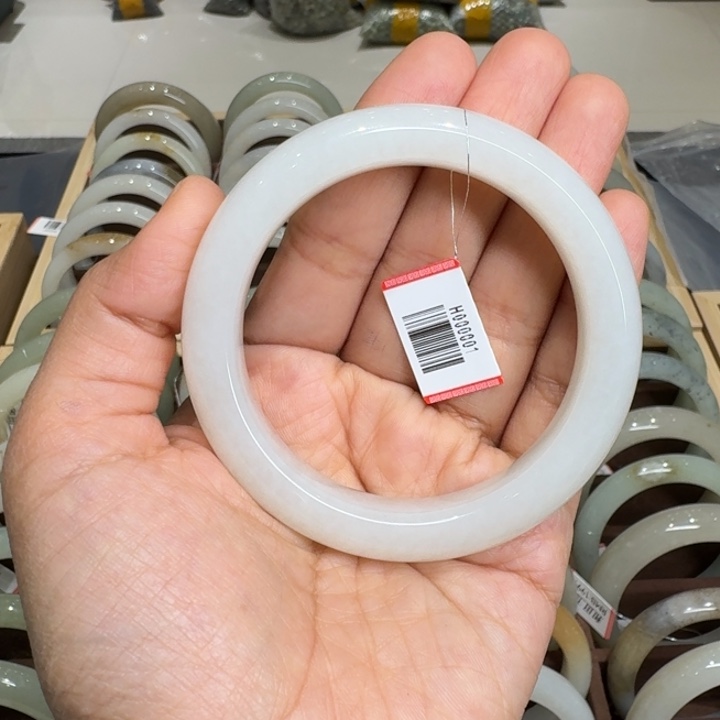 清***界和田玉（糖玉）未镶嵌手镯