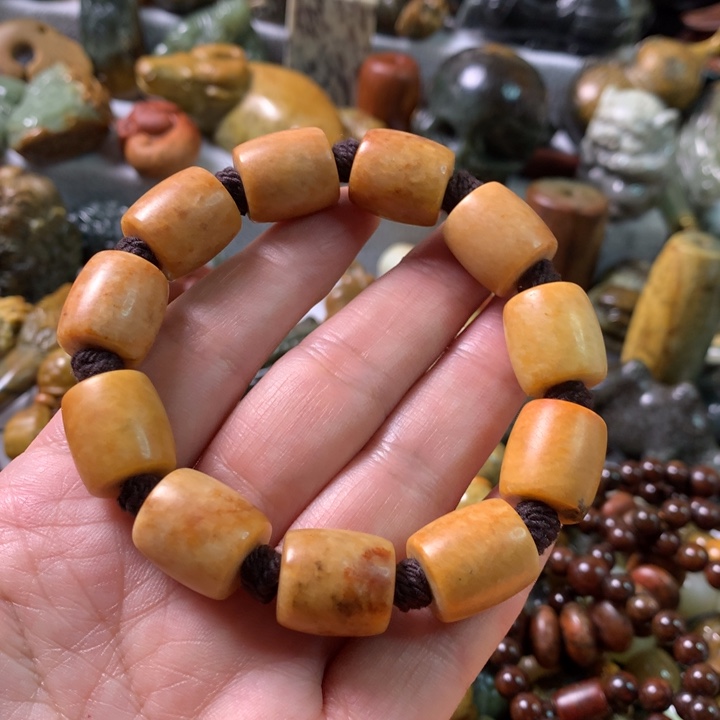 未镶嵌岫岩河磨玉（透闪石质玉）把件