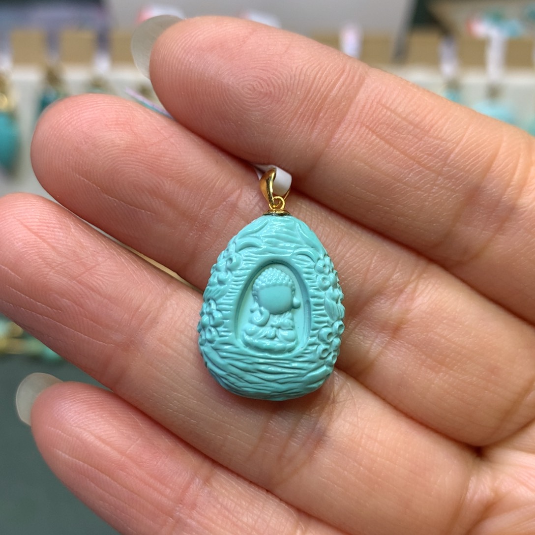 绿松石吊坠18K金镶嵌