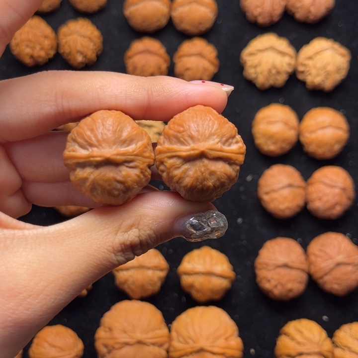 呦***鸣文玩核桃吊坠核桃