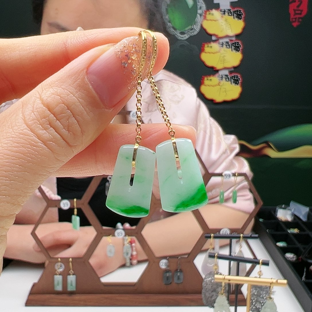 翡翠耳饰18K金镶嵌天然翡翠耳饰18k金镶嵌