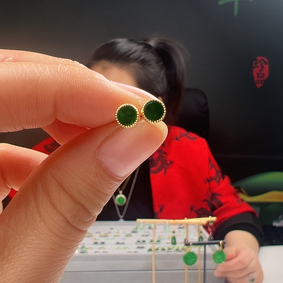 银S925镶嵌翡翠耳饰?****?