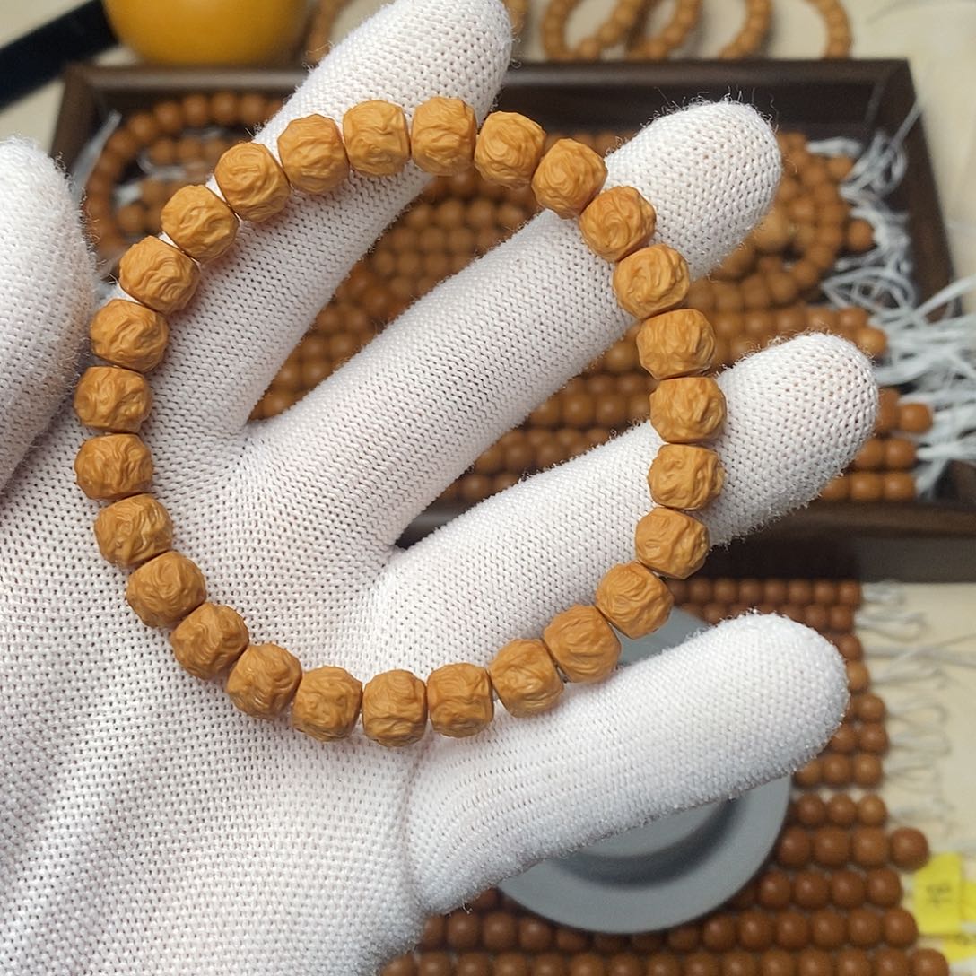 吊坠猴头核桃龙蛇之变