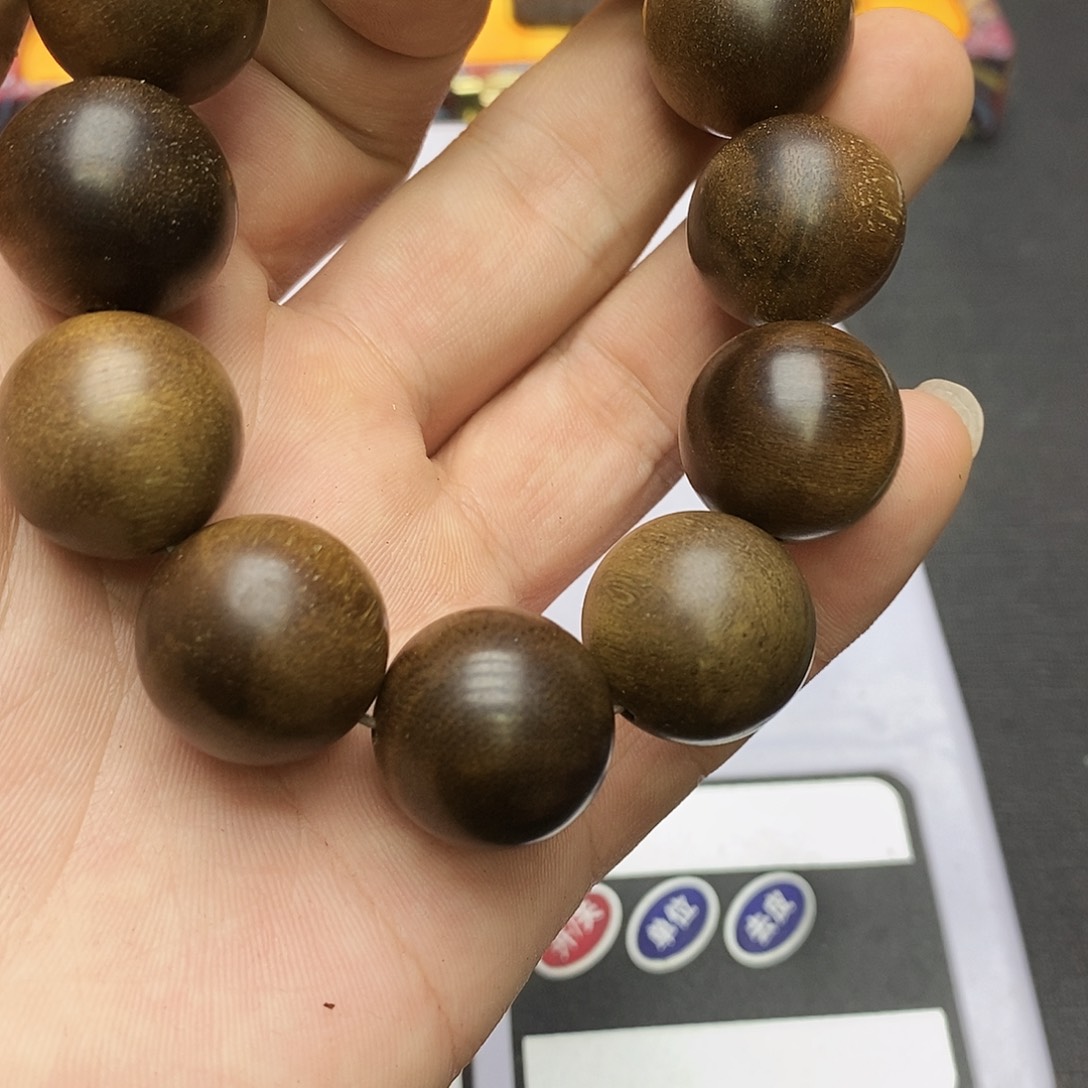 沉香碎屑沉香b570昆仑梅格