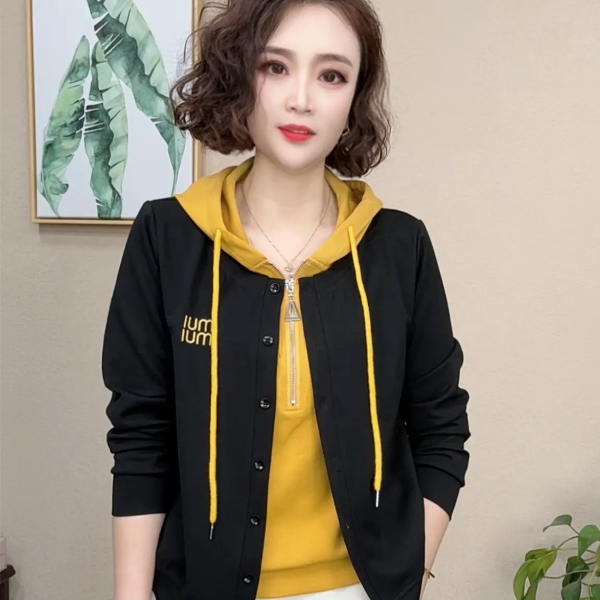 春秋新款时尚女装假两件连帽卫衣女士洋气休闲妈妈装长袖开衫上衣