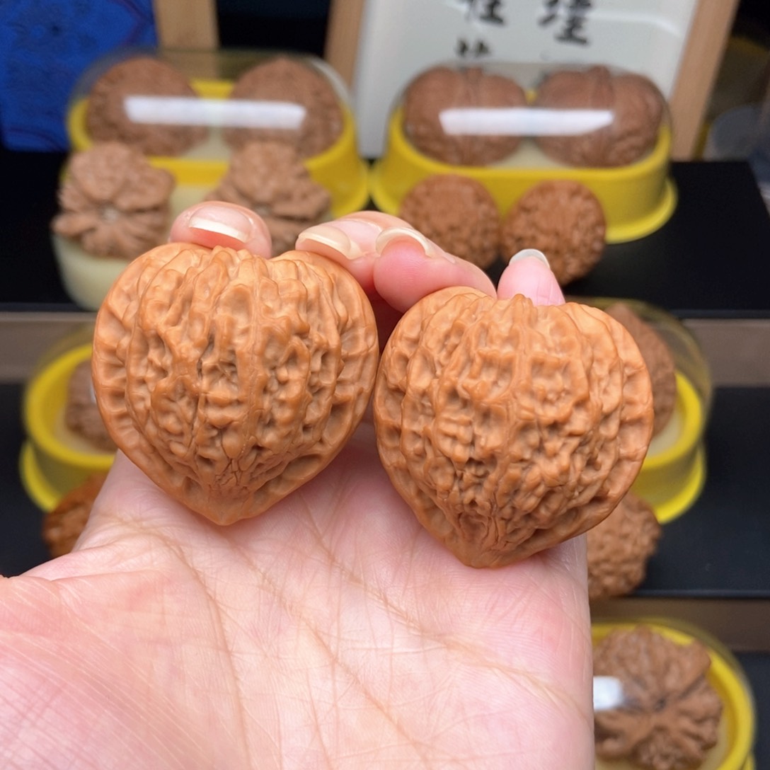 吊坠文玩核桃40金牛