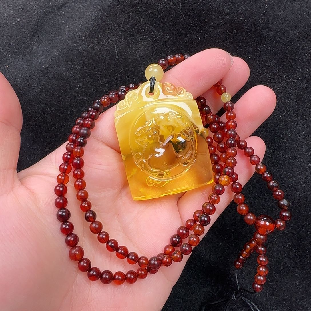 蜜蜡未镶嵌珠宝奇石