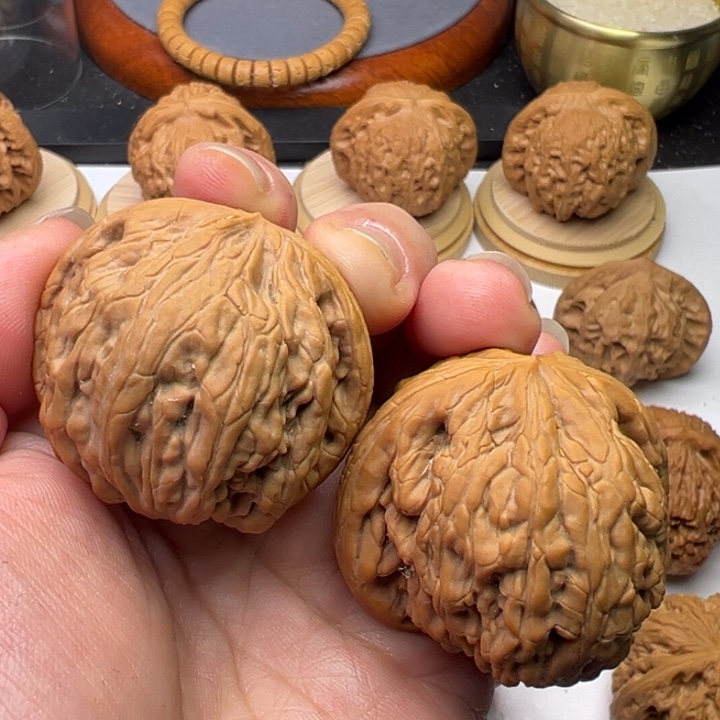 文玩核桃把件芳芳虎头王