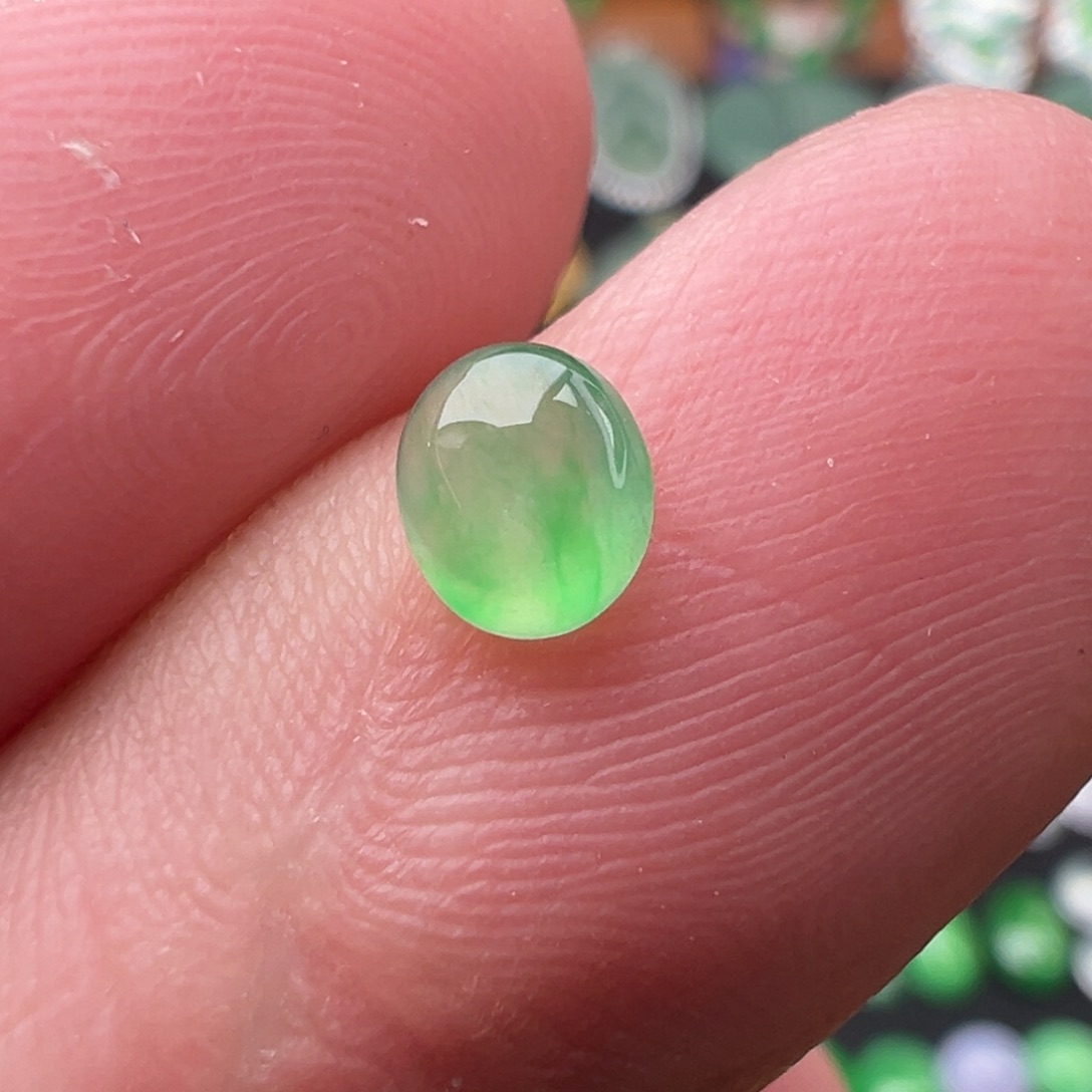 翡翠颈饰未镶嵌蛋面5.3