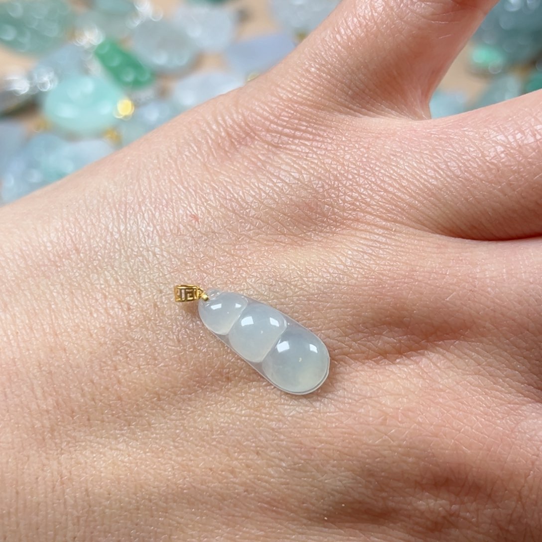 翡翠颈饰18K金镶嵌豆子