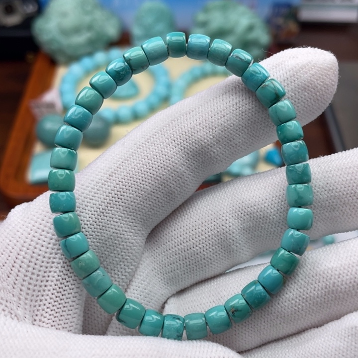 绿松石颈饰未镶嵌