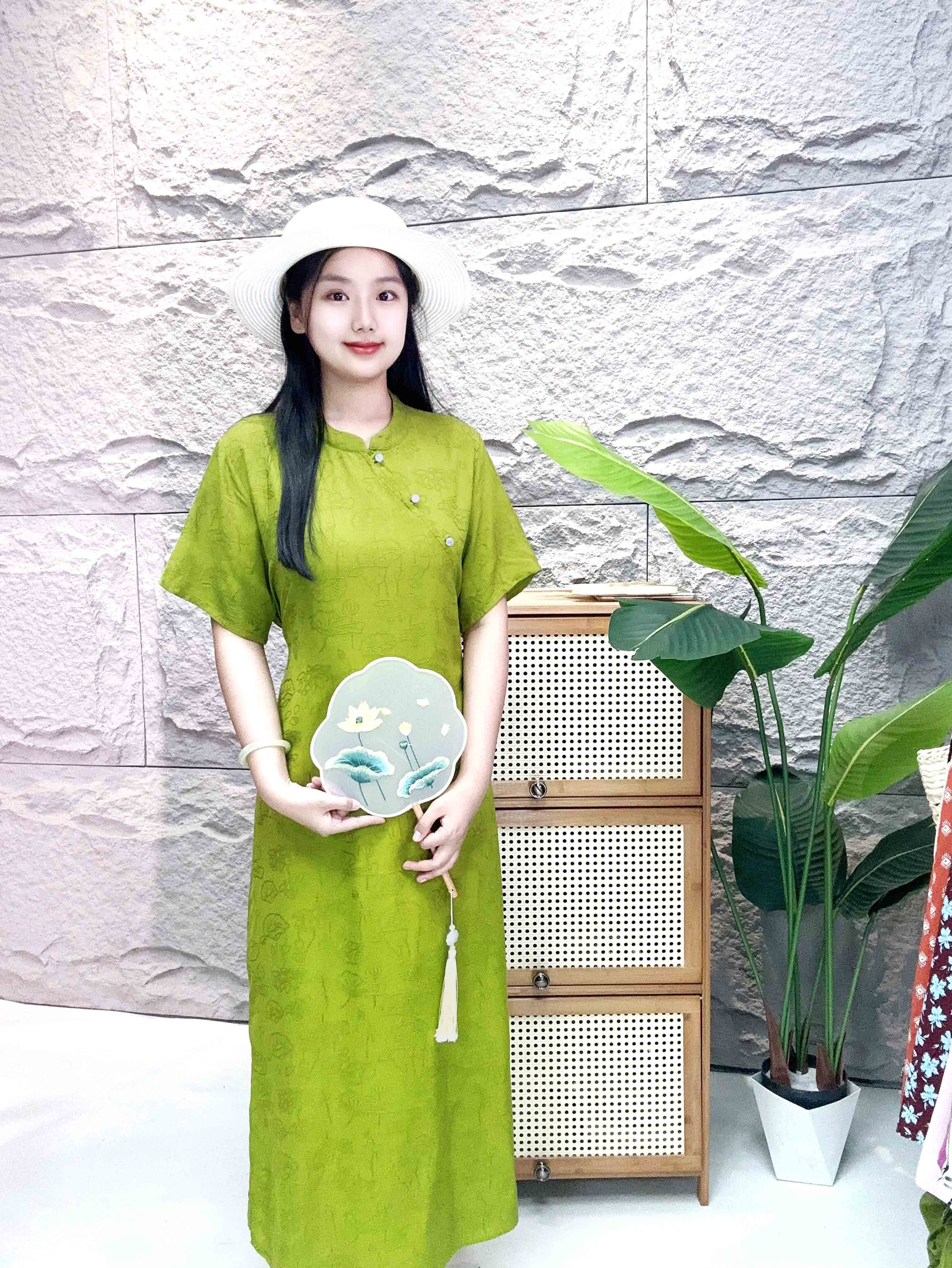 【中袖荷塘月色】显白几乎不缩水的绵绸双面刺绣纯色人造棉旗袍裙