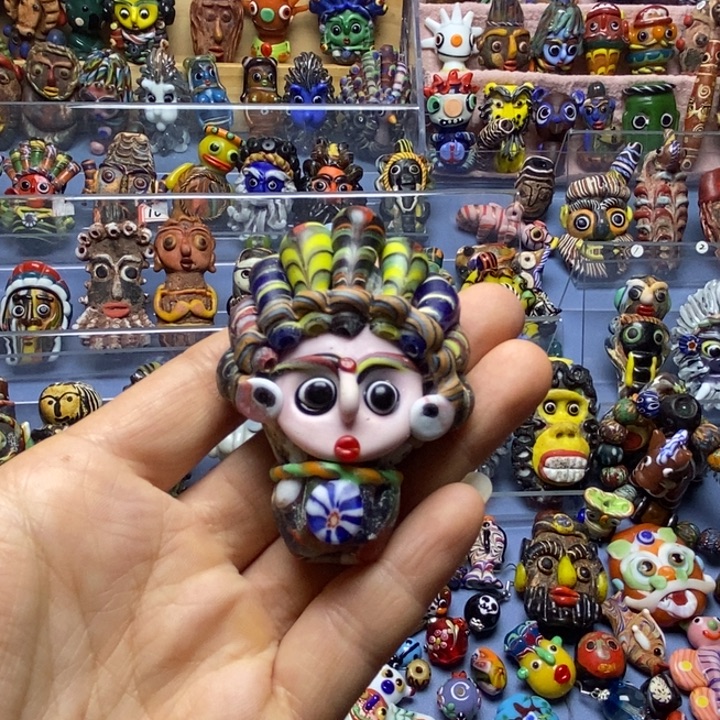 颈饰玻璃酋长一个010