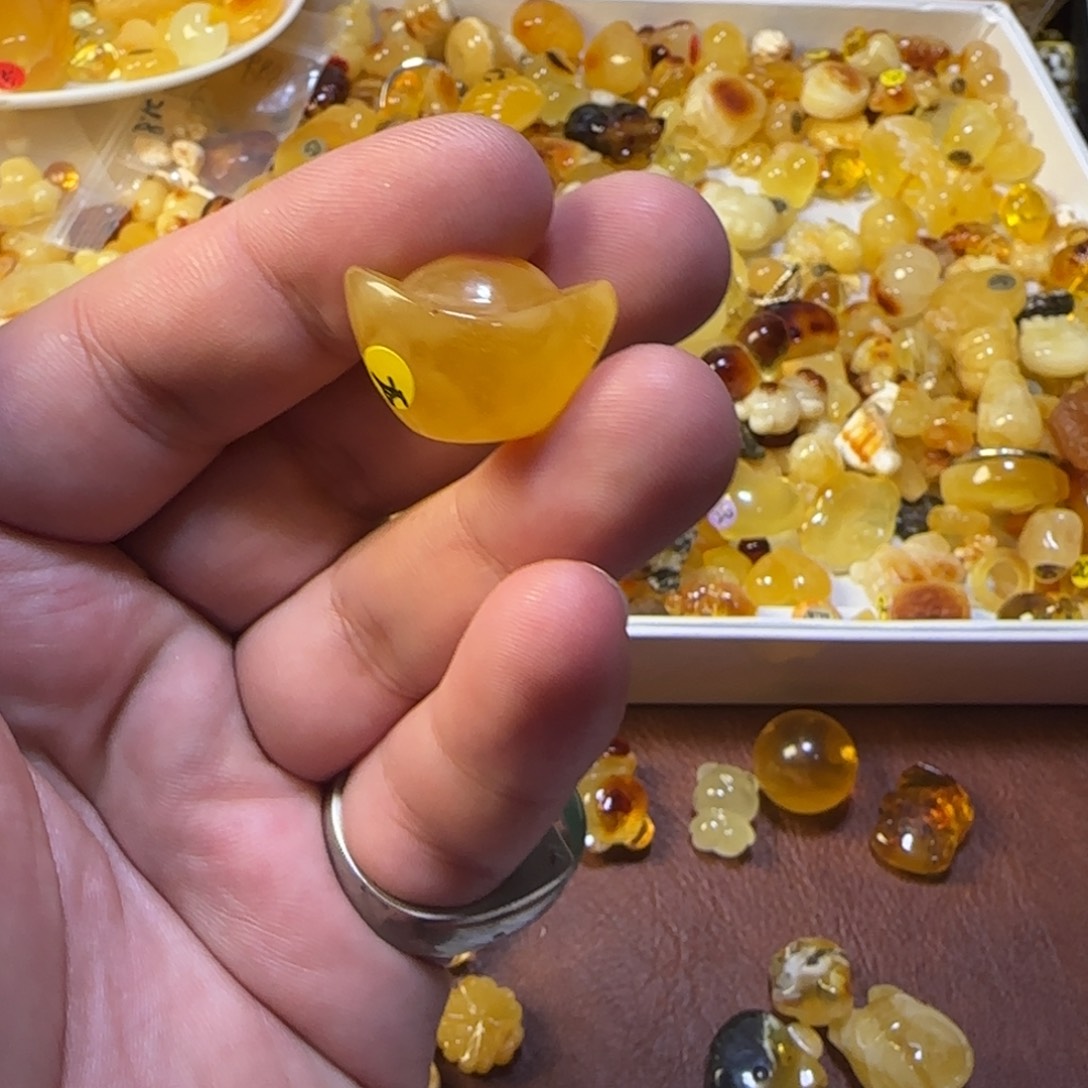 琥珀未镶嵌裸石蜜蜡3.57克