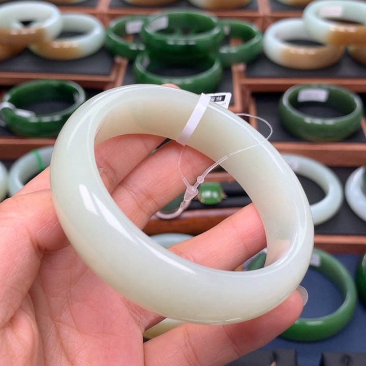 和田玉手镯未镶嵌59