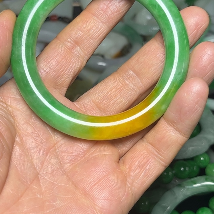 叶***石翡翠未镶嵌颈饰谢谢大家的支持