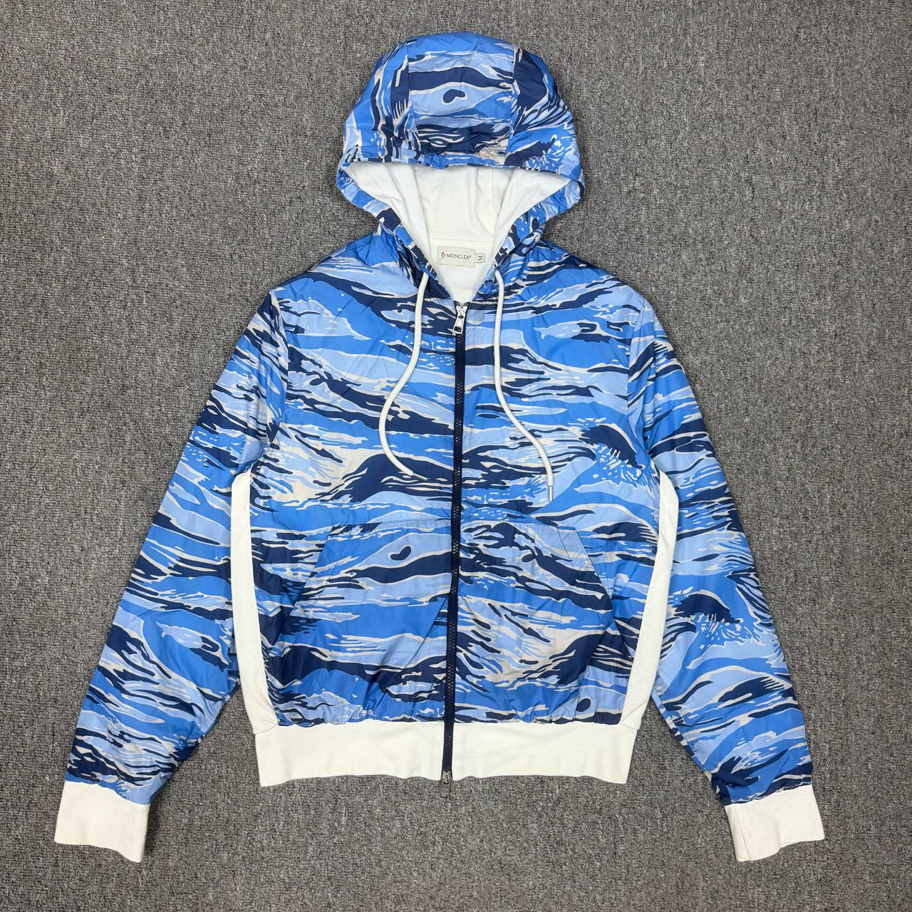 99新 MONCLER 13124912 Moncler蒙口 蓝色迷彩拉链外套 M码