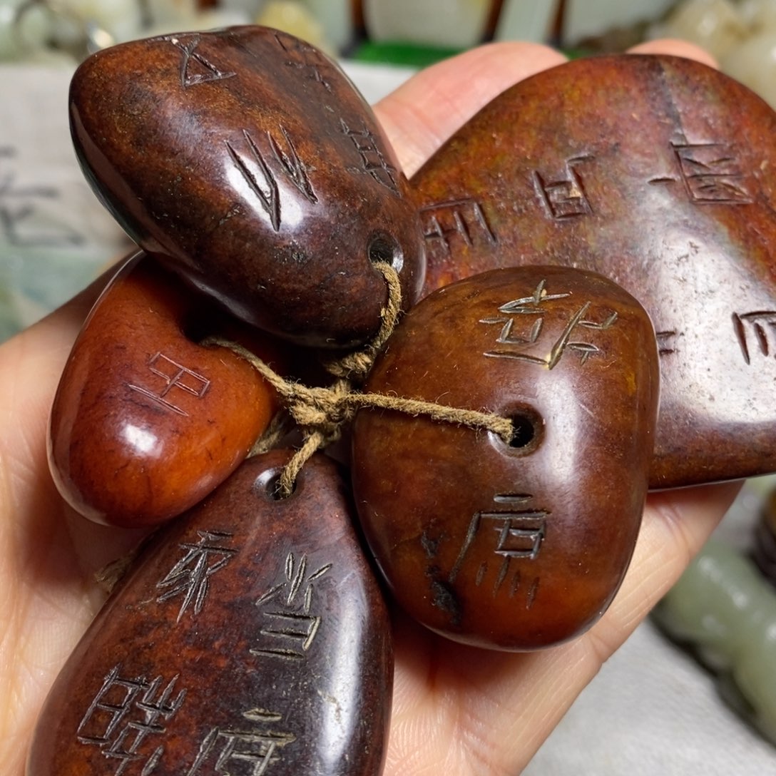 和田玉（糖玉）未镶嵌颈饰