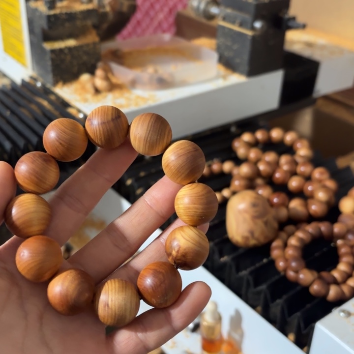 星***星柏木2.0微瑕单圈一条