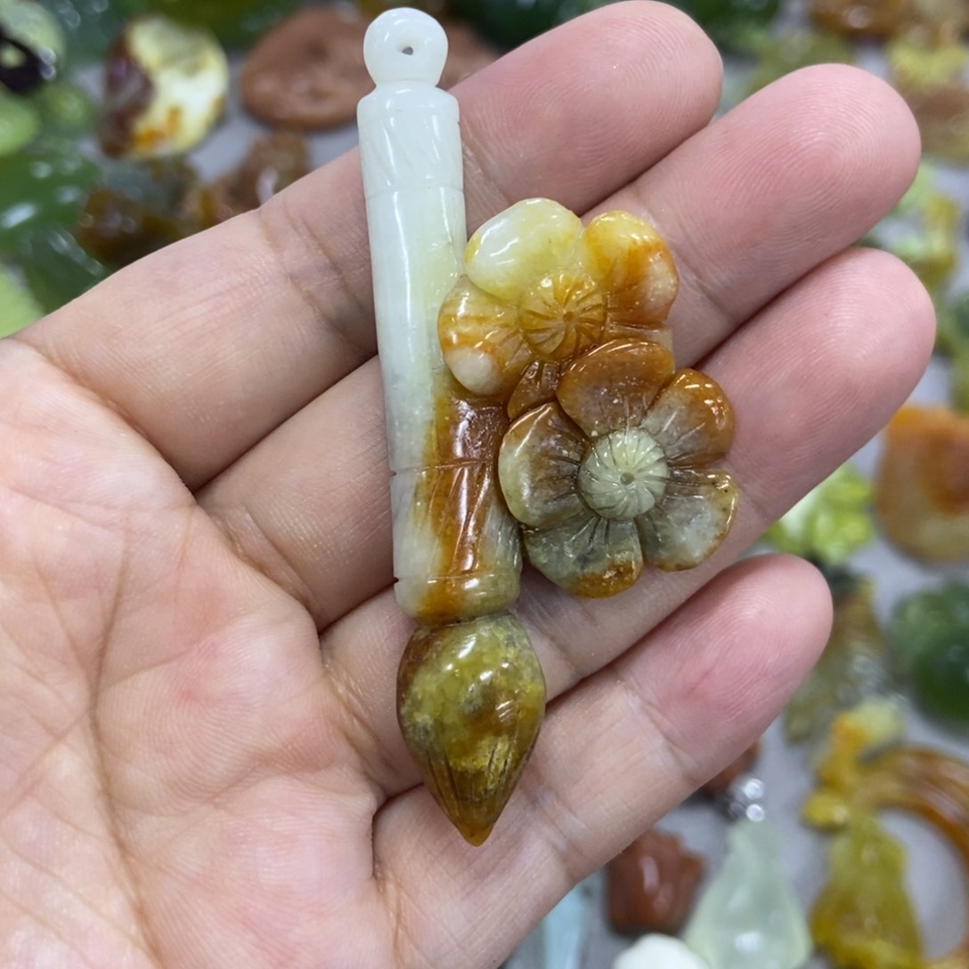 蛇纹石玉未镶嵌挂件
