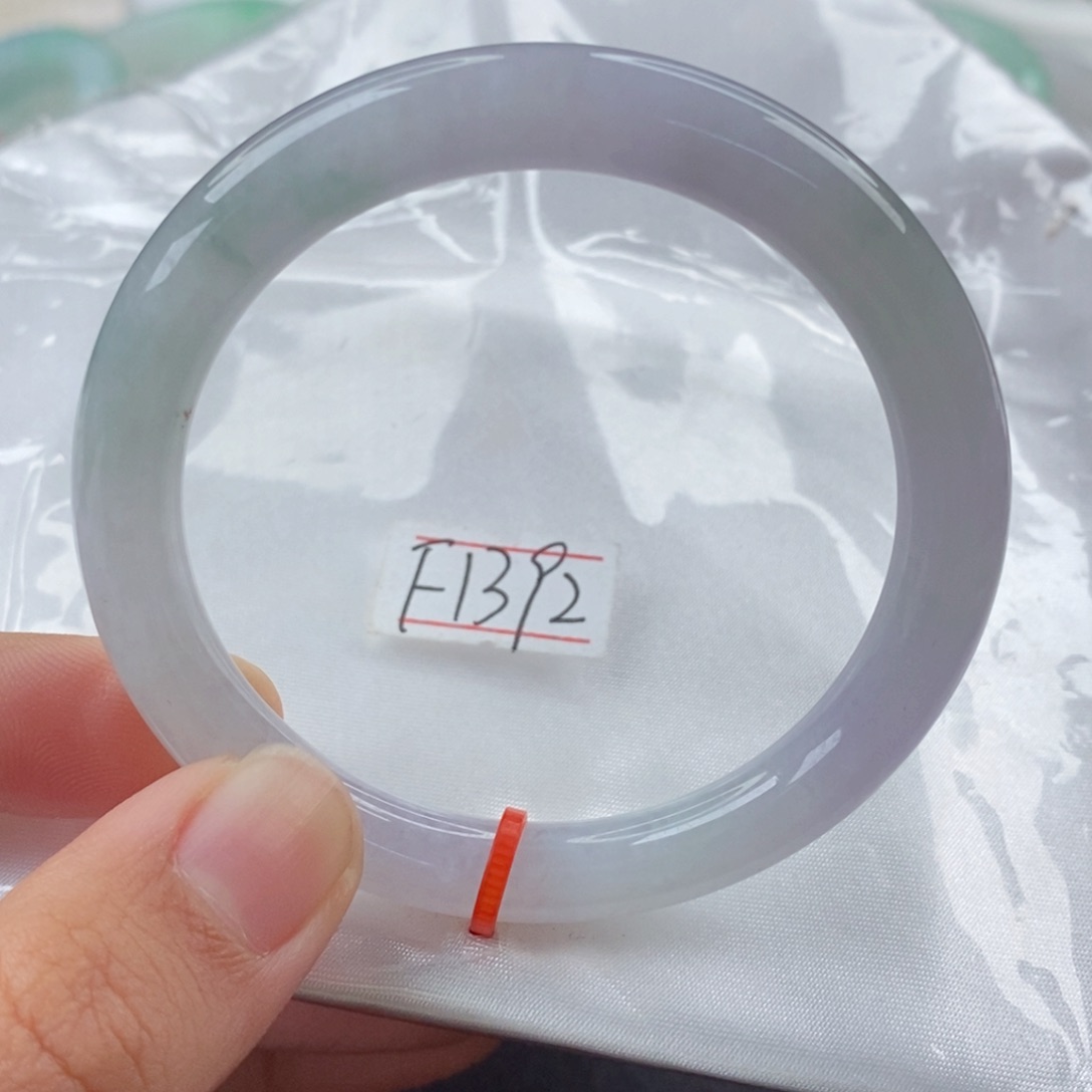 翡翠手镯（圆镯）未镶嵌50.4圈