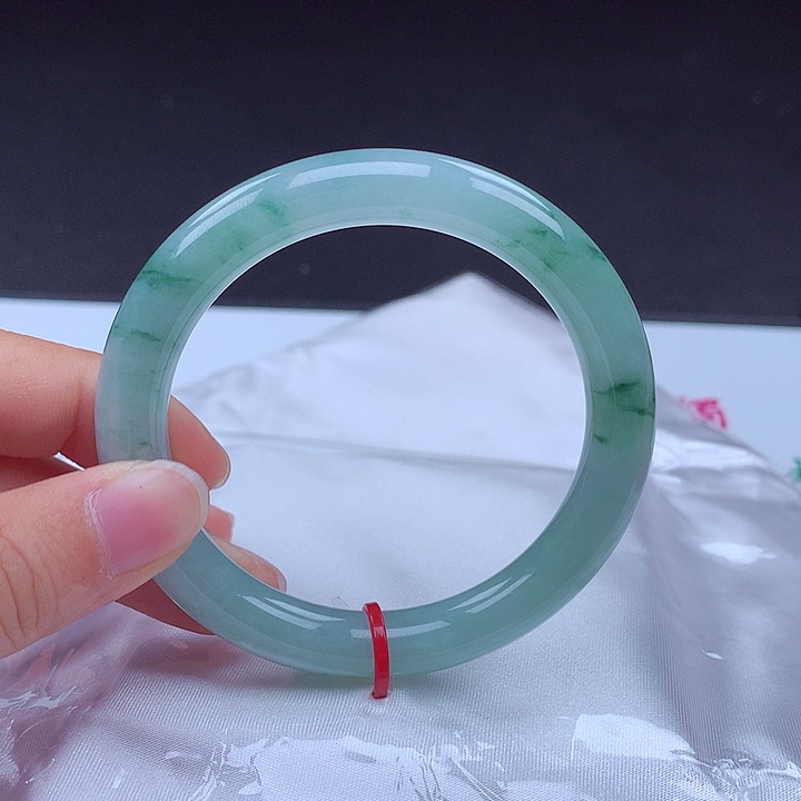 翡翠手镯未镶嵌手镯001810