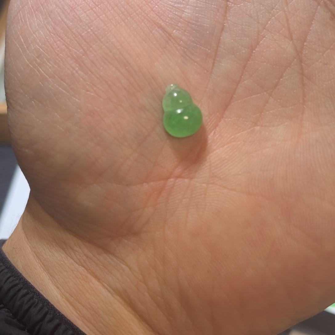 翡翠未镶嵌颈饰114