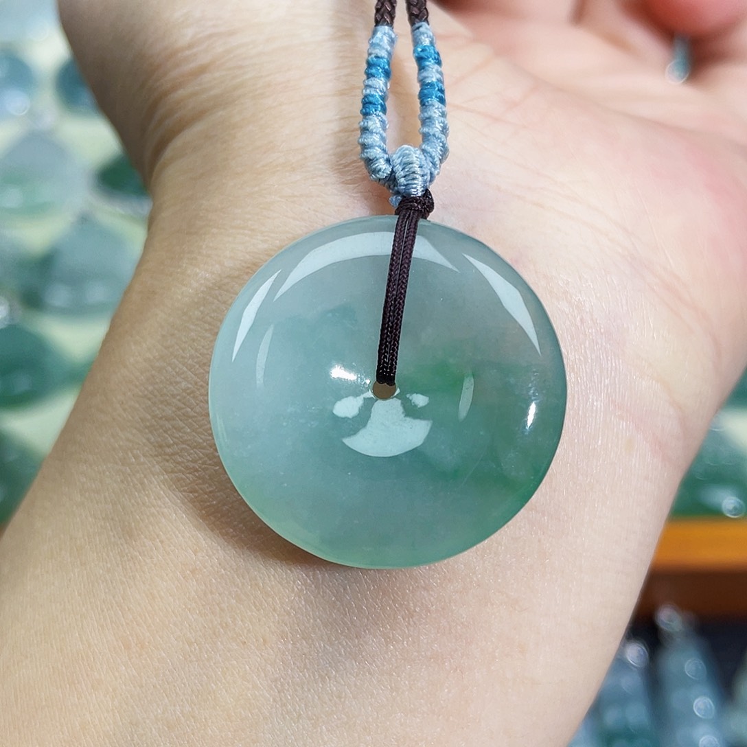 翡翠颈饰未镶嵌吊坠