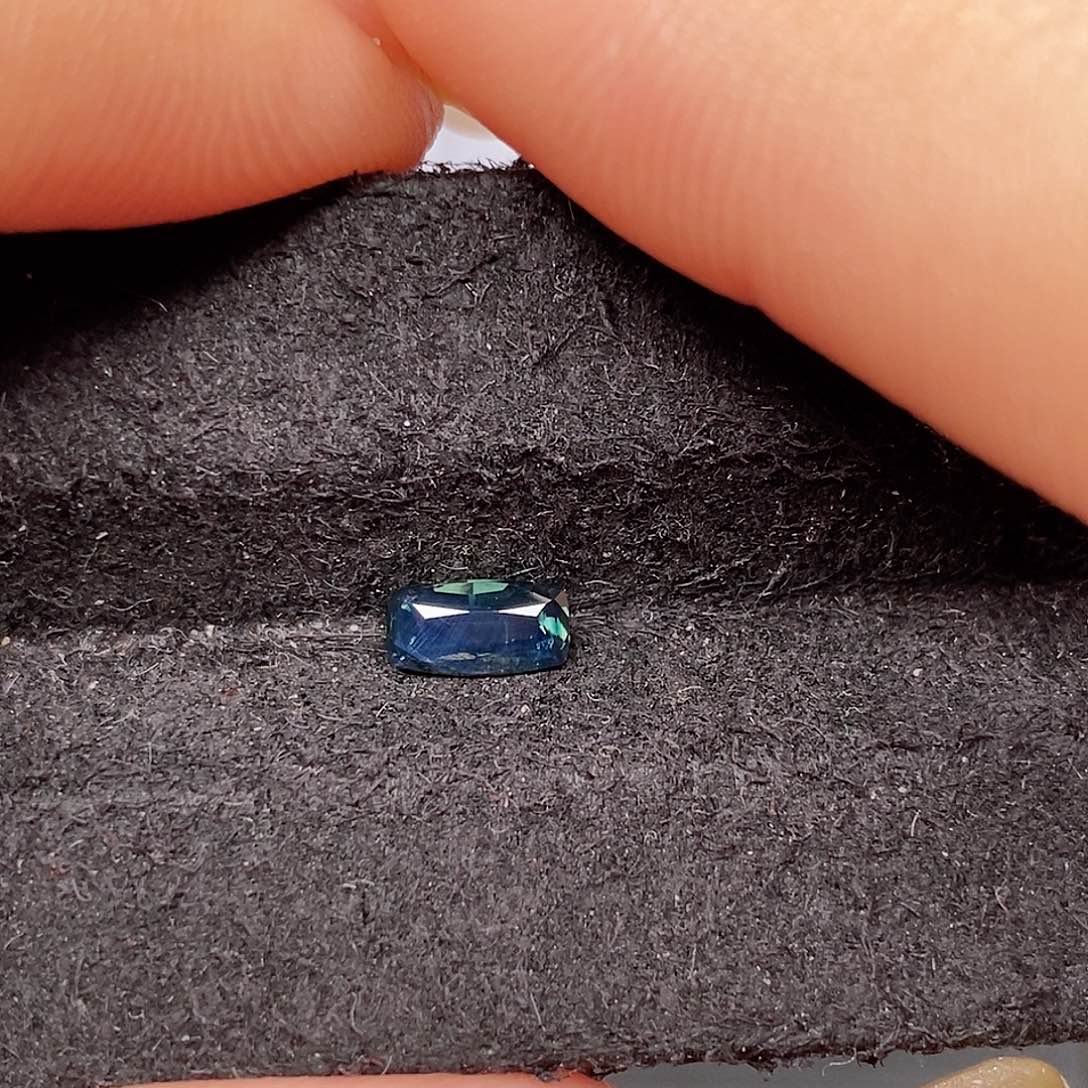 蓝宝石裸石未镶嵌1421号0.55ct无烧小长方颜色浓郁