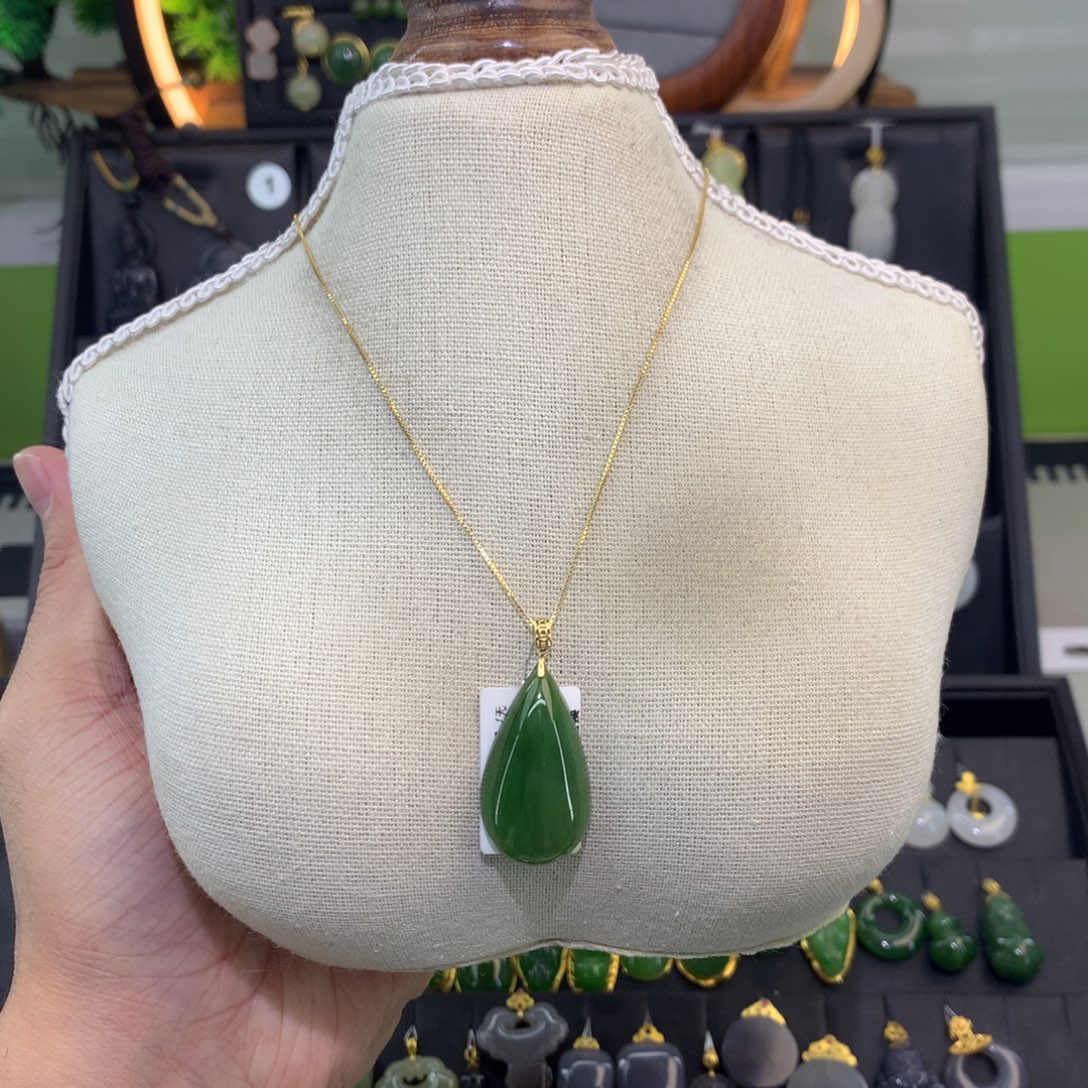 和田玉18K金镶嵌吊坠(赠链)