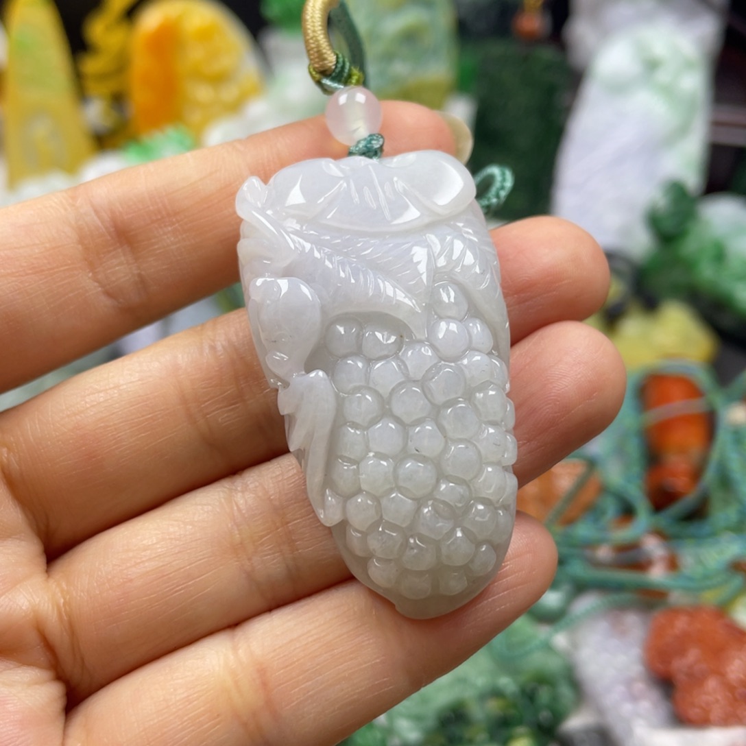翡翠颈饰未镶嵌牌子
